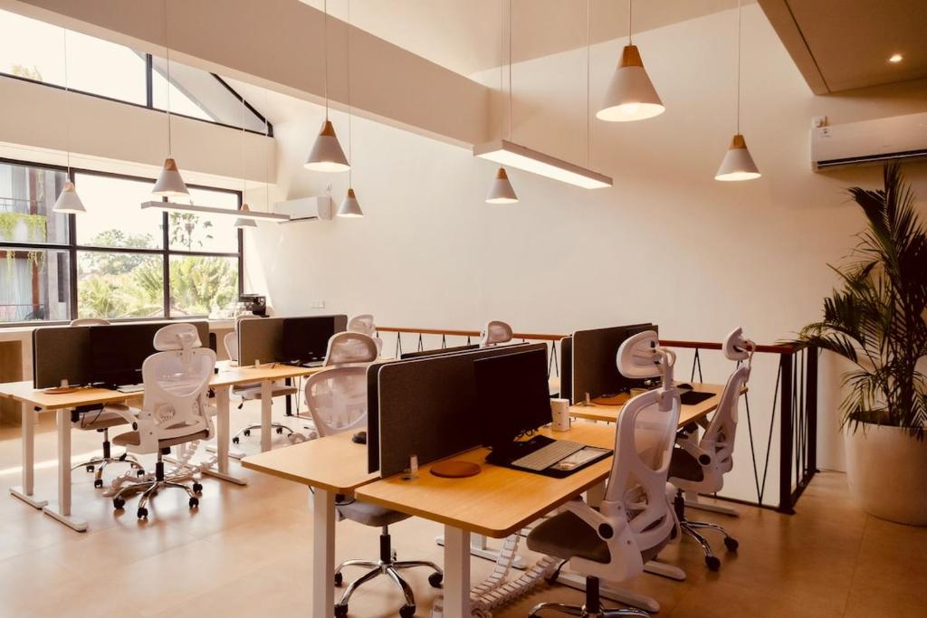 Workspace evidence from TheHub Pererenan Coworking, Pool and Rooftop