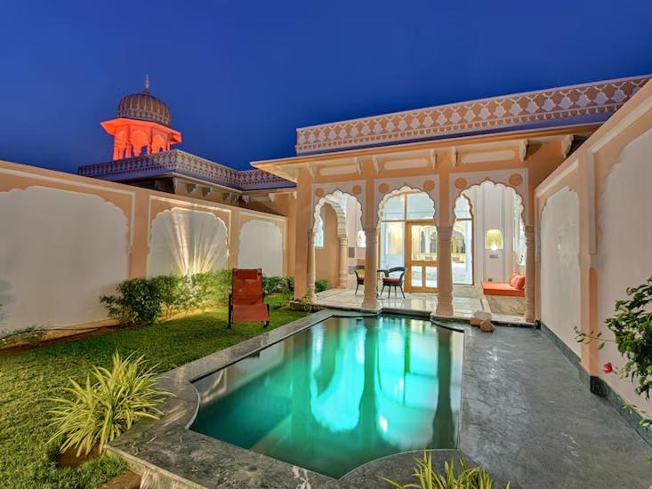 Bazén v ubytování Buena Vista Luxury Garden Spa Resort nebo v jeho okolí