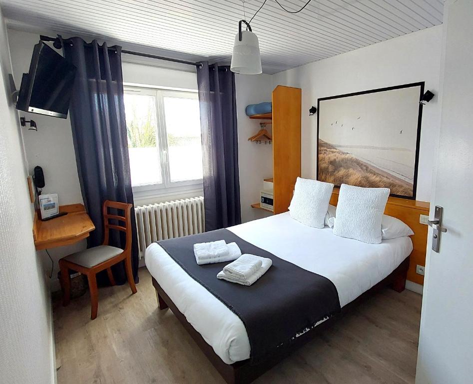 Logis Hôtel La Rosière----Situé entre BAYEUX et ARROMANCHES - Economy Tweepersoonskamer - Eerste Verdieping