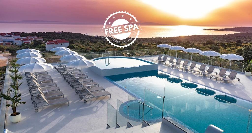 Bazén v ubytování Hotel In Excelsis nebo v jeho okolí