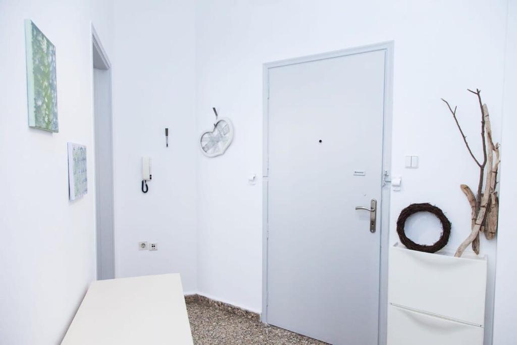 Fotografie z fotogalerie ubytování Piraeus 1 Bd Cosy Apt with Balcony v destinaci Piraeus