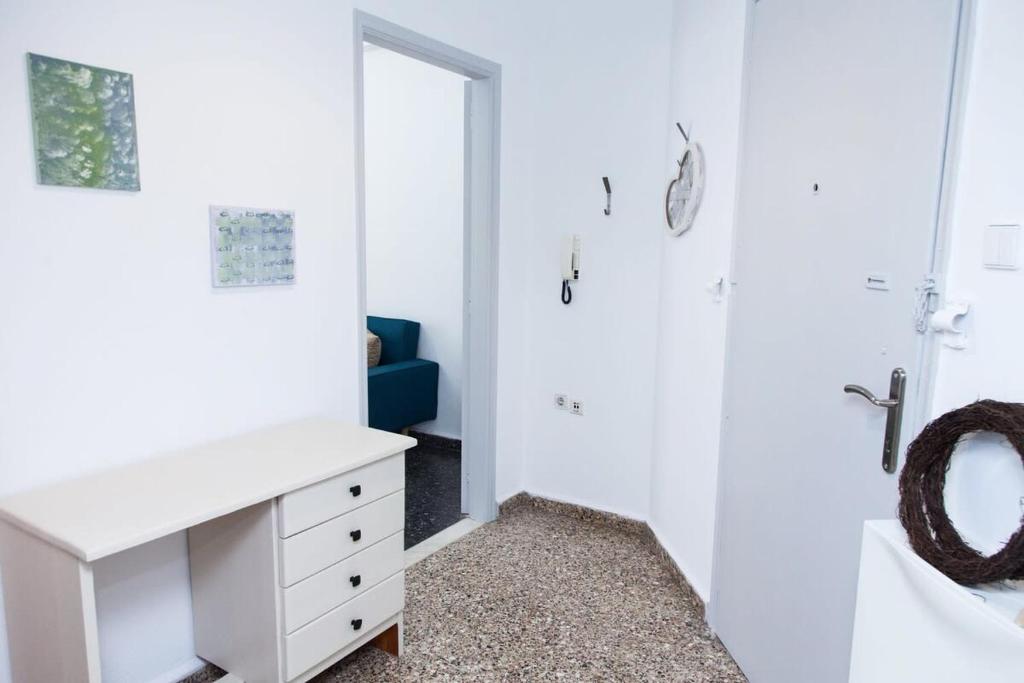 Fotografie z fotogalerie ubytování Piraeus 1 Bd Cosy Apt with Balcony v destinaci Piraeus