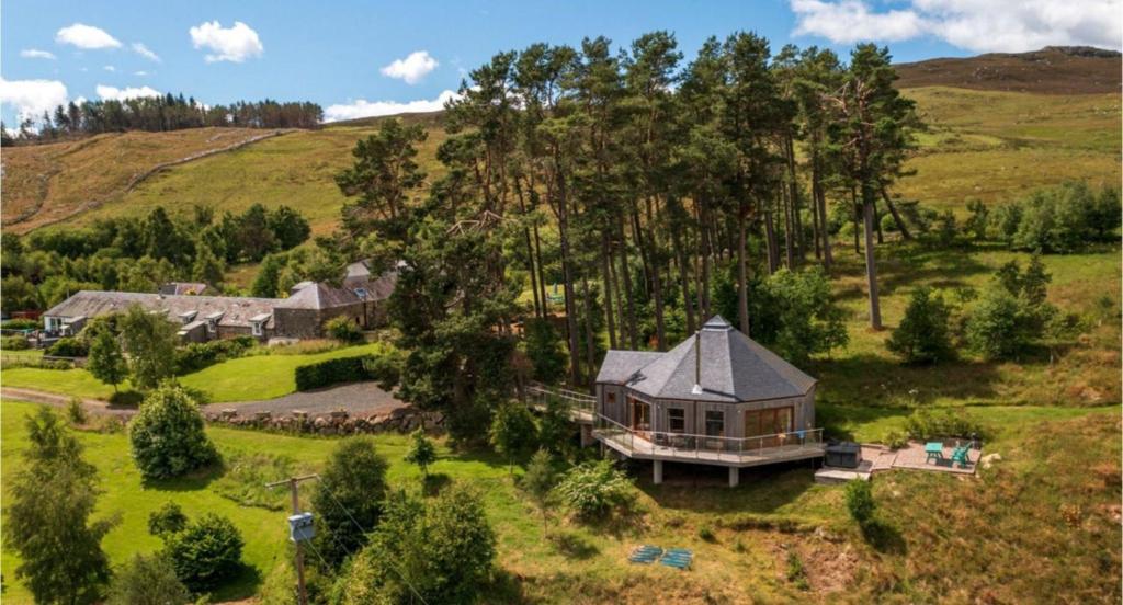 Scots Pine Treehouse, Glenshee (updated prices 2026)