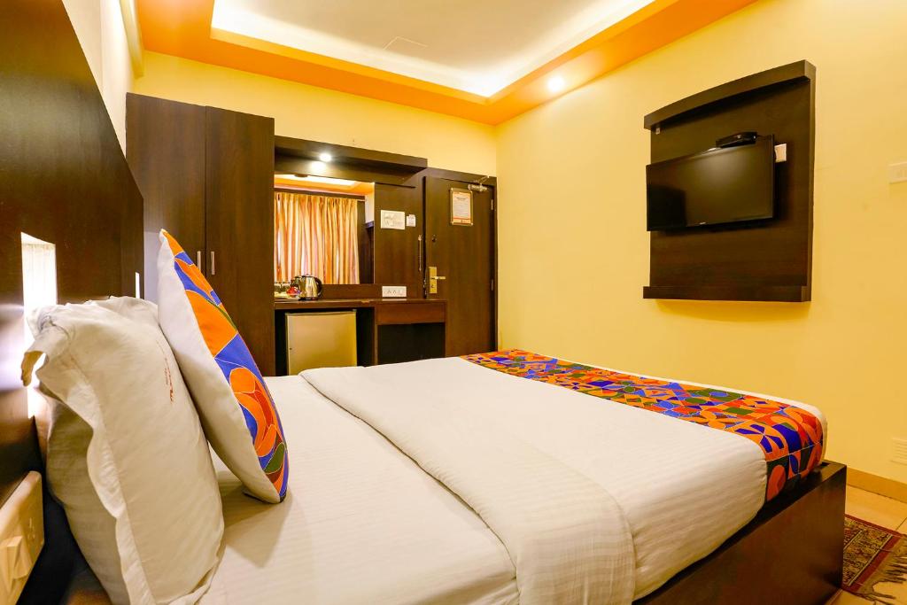 TV a/nebo společenská místnost v ubytování Fabhotel Manoshanti - Nr Big Daddy Casino