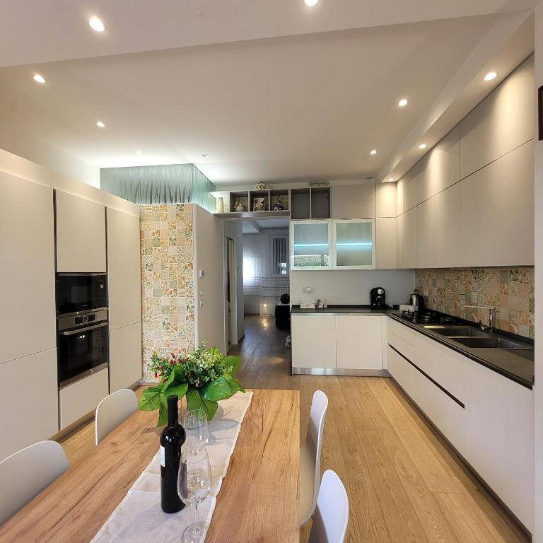 Kuchyň nebo kuchyňský kout v ubytování Casa Gianpi Mountain Lake Iseo Hospitality