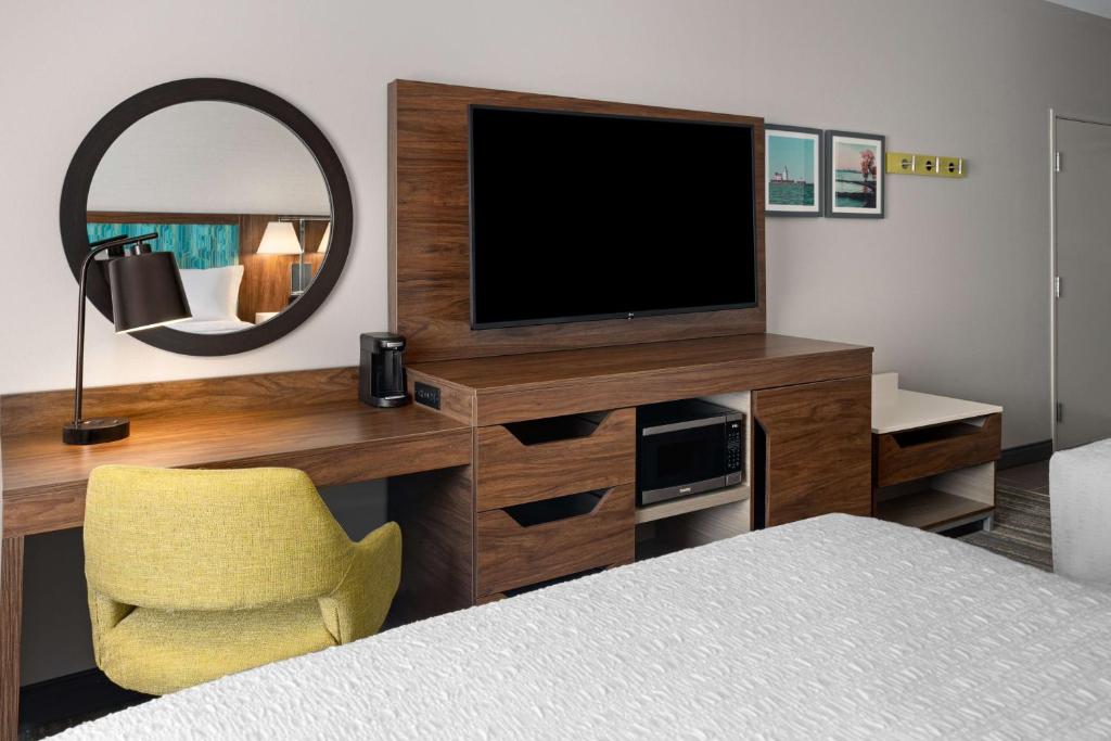 Hampton Inn Cleveland-Airport/Tiedeman Road photo