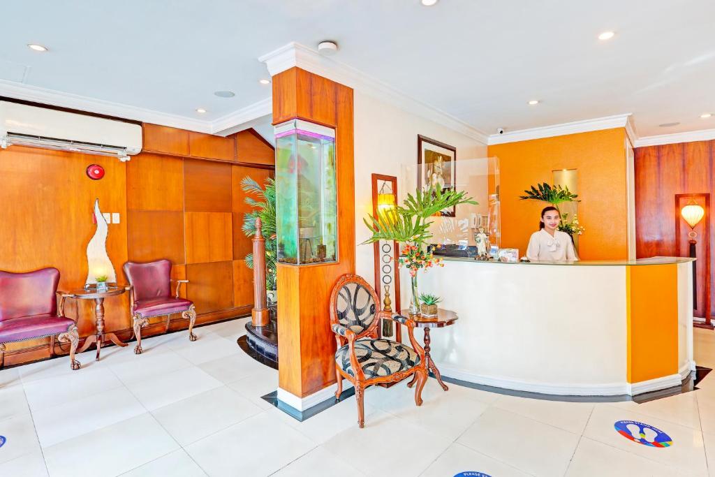 Vstupní hala nebo recepce v ubytování Townhouse OAK Makati Manila Near PNR Pasay Evangelista formerly VIP Suites