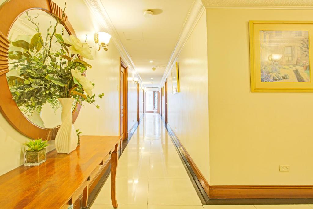 Fotografie z fotogalerie ubytování Townhouse OAK Makati Manila Near PNR Pasay Evangelista formerly VIP Suites v destinaci Manila