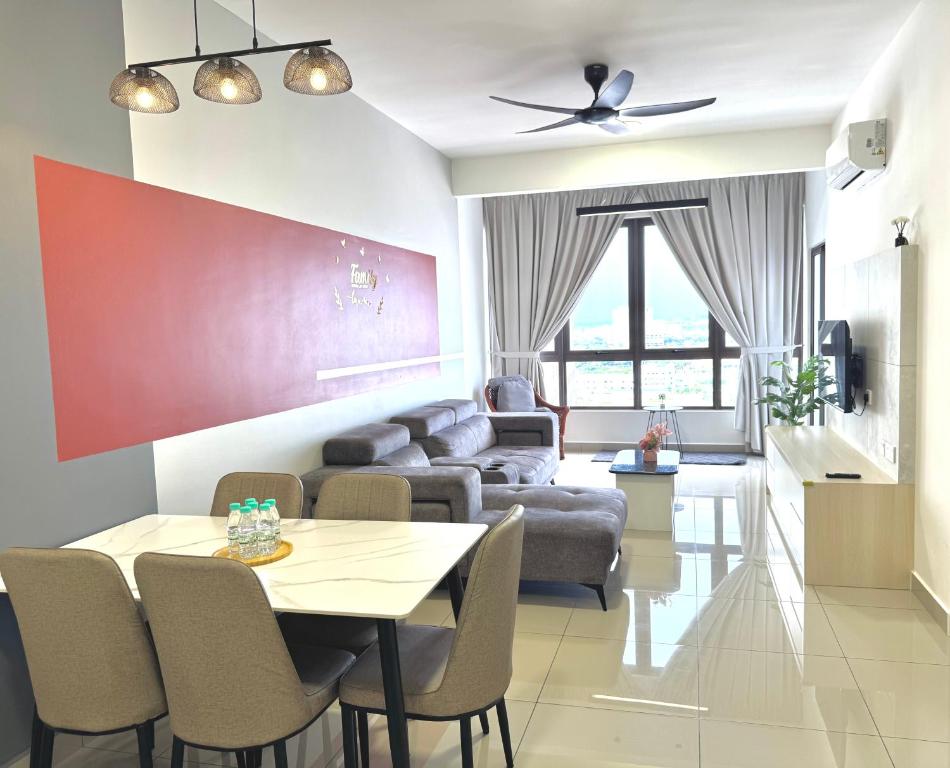 Posezení v ubytování Bali Residence Melaka- Entire Apartment House- Two bedroom- Family Room- Swimming Pool by n stays