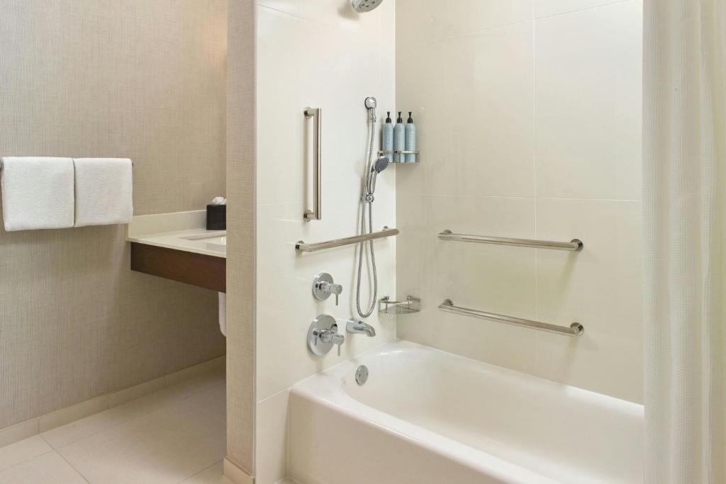 Koupelna v ubytování Residence Inn Poughkeepsie