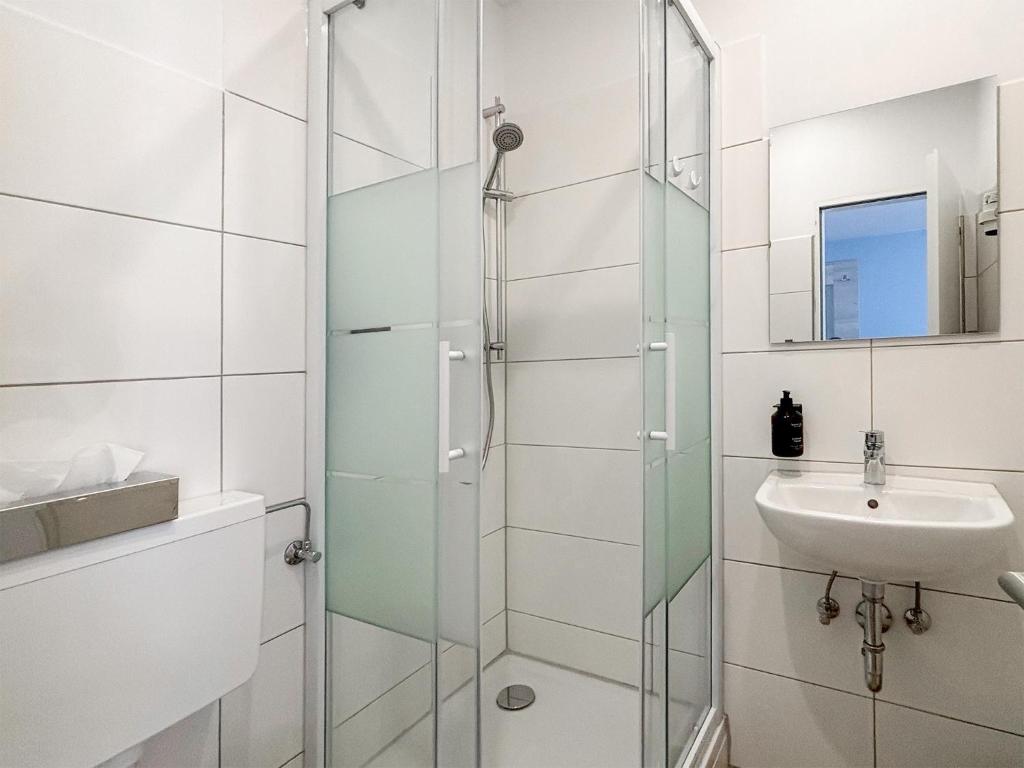 Koupelna v ubytování DORMERO Hotel Wilhelmshaven