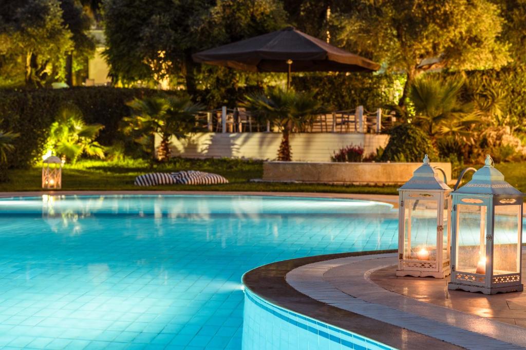 Bazén v ubytování Mr and Mrs White Corfu Couples Retreat Adults Only nebo v jeho okolí