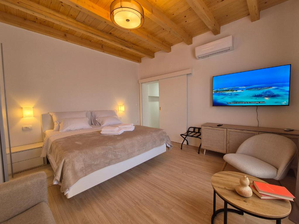 Two-bedroom apartment near the beach