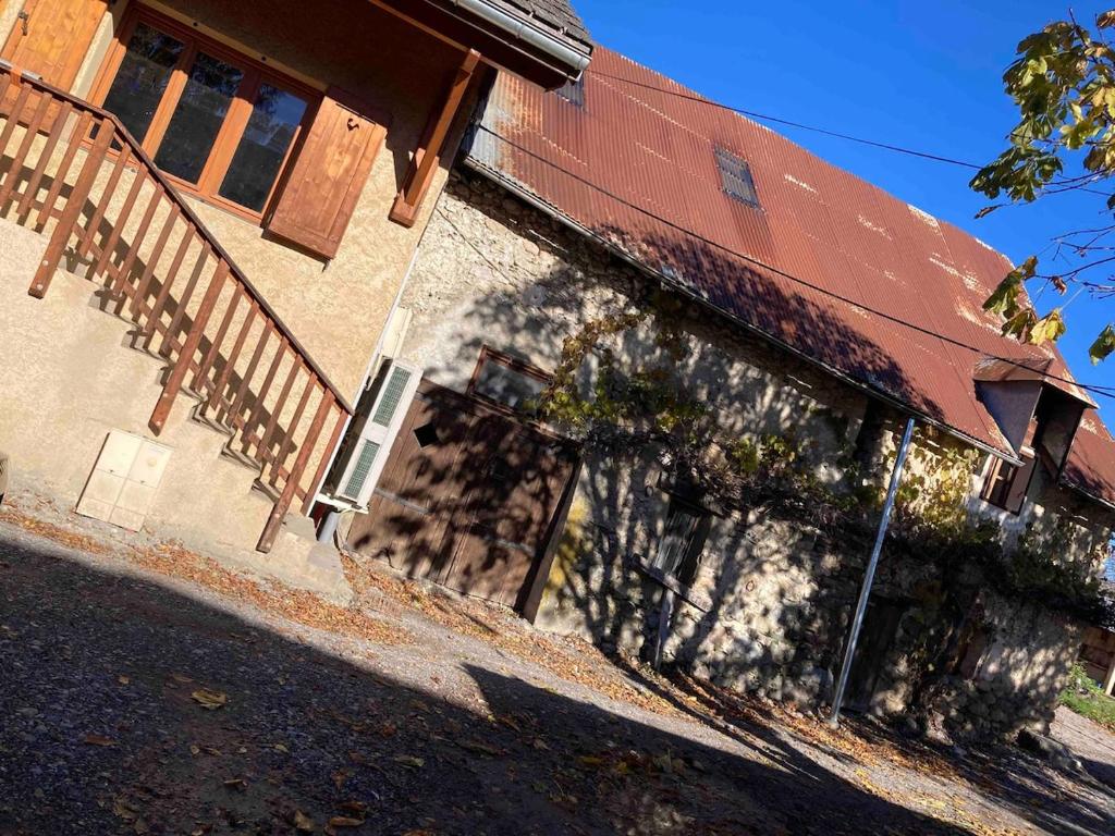 Budova, kde se prázdninový dům nachází