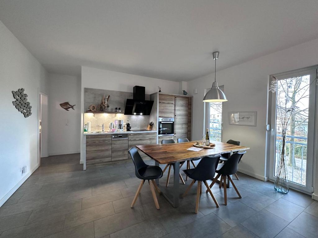 Кухня или мини-кухня в Ferienwohnung Backbord im Quartier Sellin
