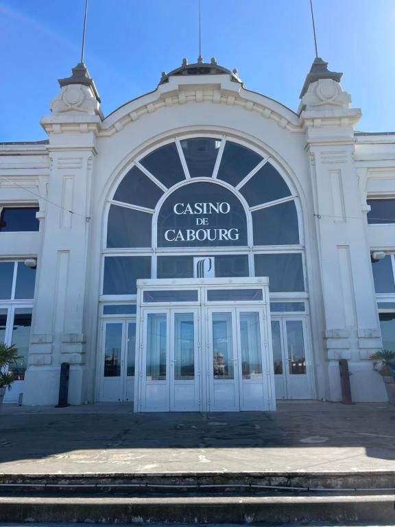 Fotografia z galérie ubytovania Pressoir de la mare SUPERHOTE 12 minutes de Cabourg v destinácii Goustranville