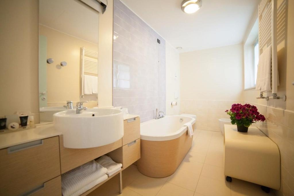 HOTEL DEL GOLFO - Deluxe Double Room With Bath