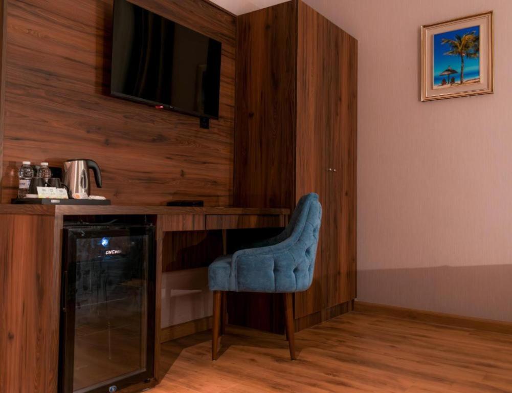 Kuchyň nebo kuchyňský kout v ubytování Palette Luxury MAS Hotel
