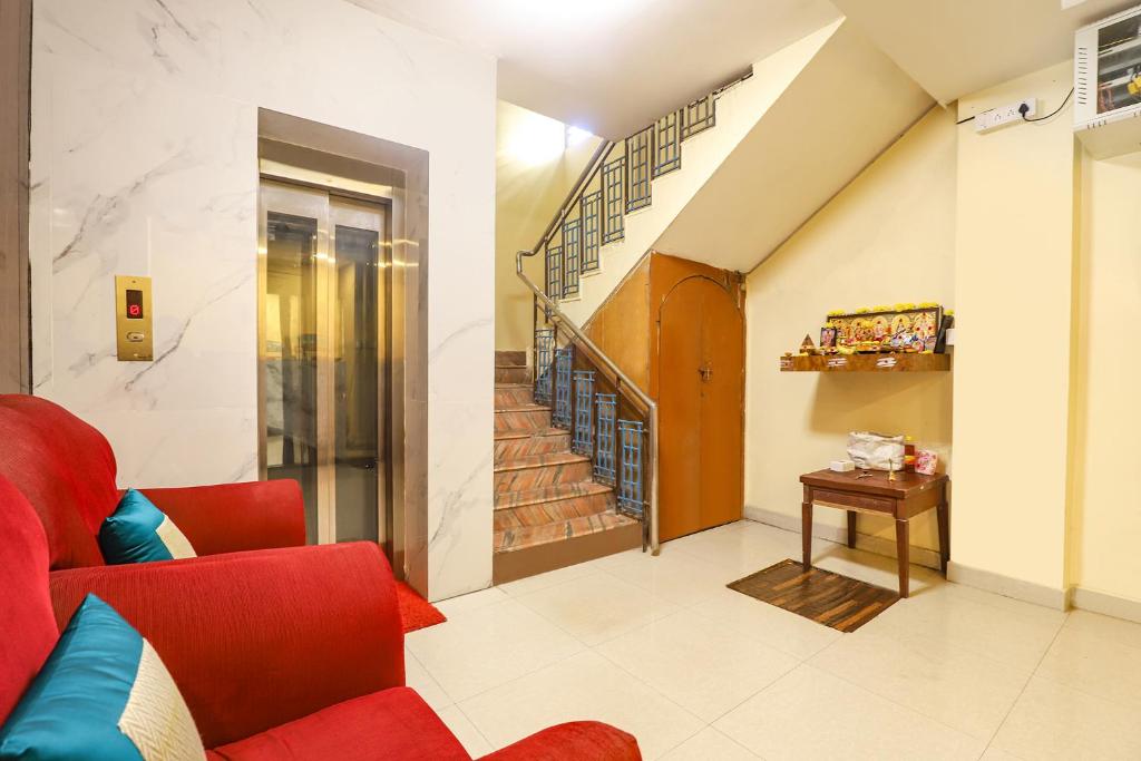 Posezení v ubytování FabHotel GT Galaxy Park - Nr Express Avenue Mall, Royapettah