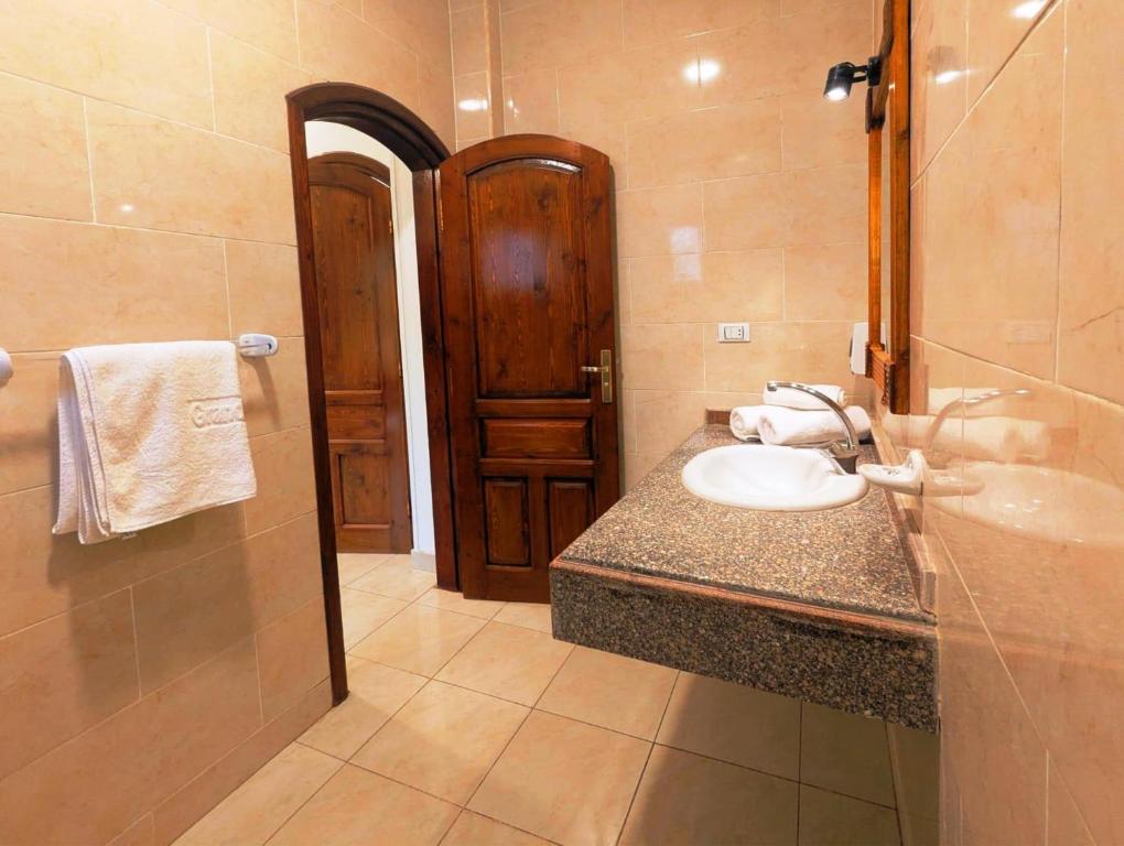 Koupelna v ubytování Mikhaila Guest House