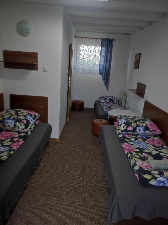 Motel Korona - Triple Room With Bathroom