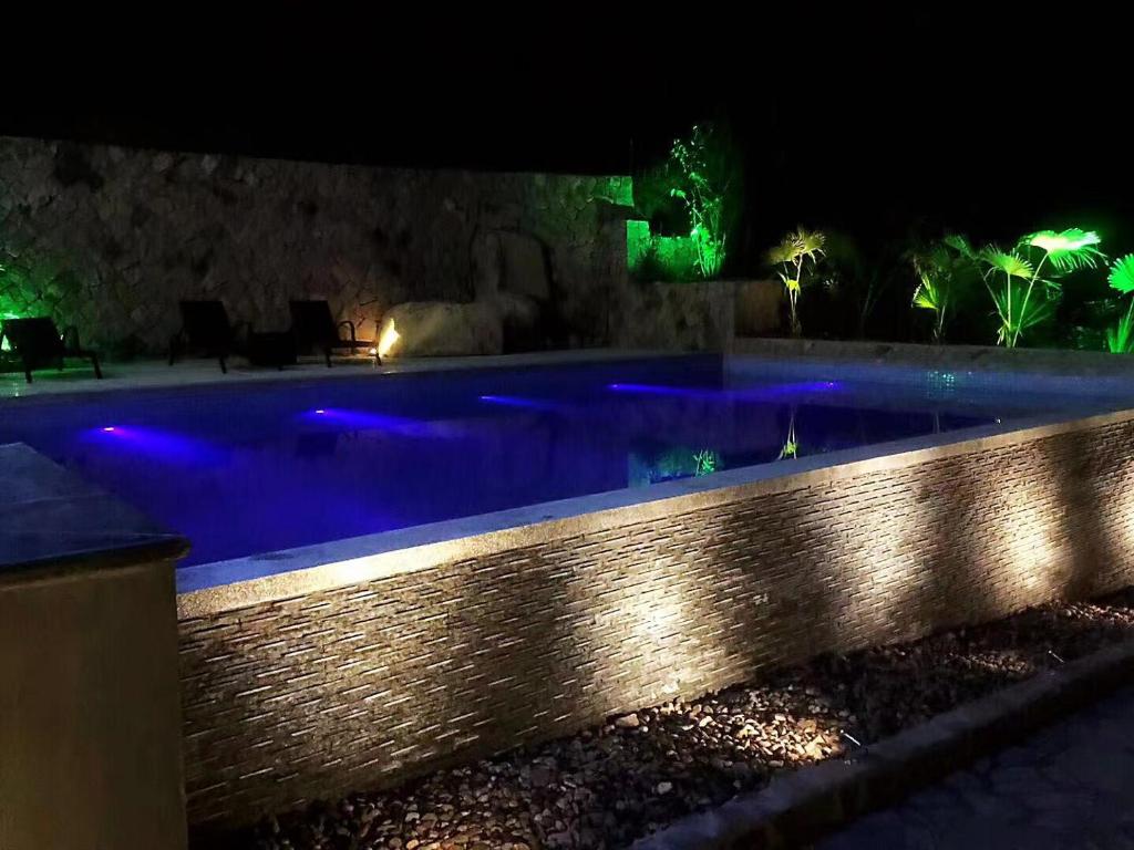 Bazén v ubytování Starry sky yard nebo v jeho okolí