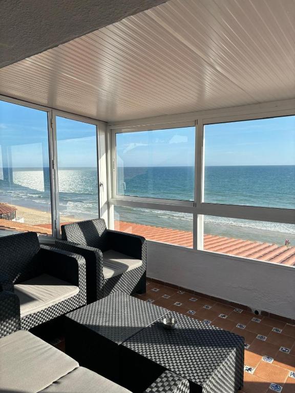 Apartamento 1 dormitorio con vistas al mar y terraza
