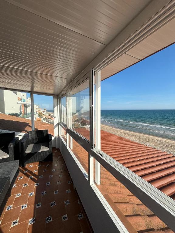 Apartamento 1 dormitorio con vistas al mar y terraza