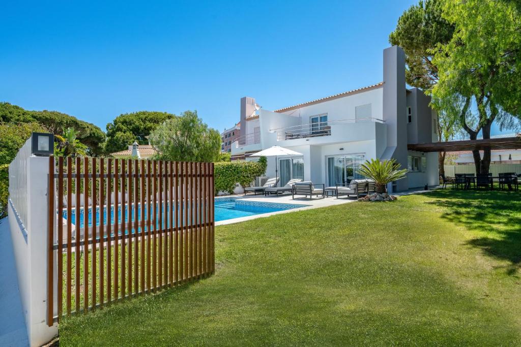 Villa Celeste by SAPvillas