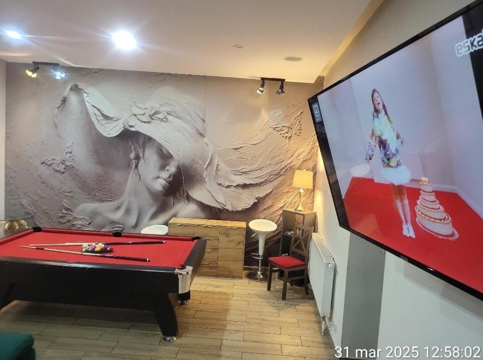 Biliardový stôl v ubytovaní Apartamenty Premium PRETTY WOMAN self check-in 24h - Bytom Chorzów Katowice