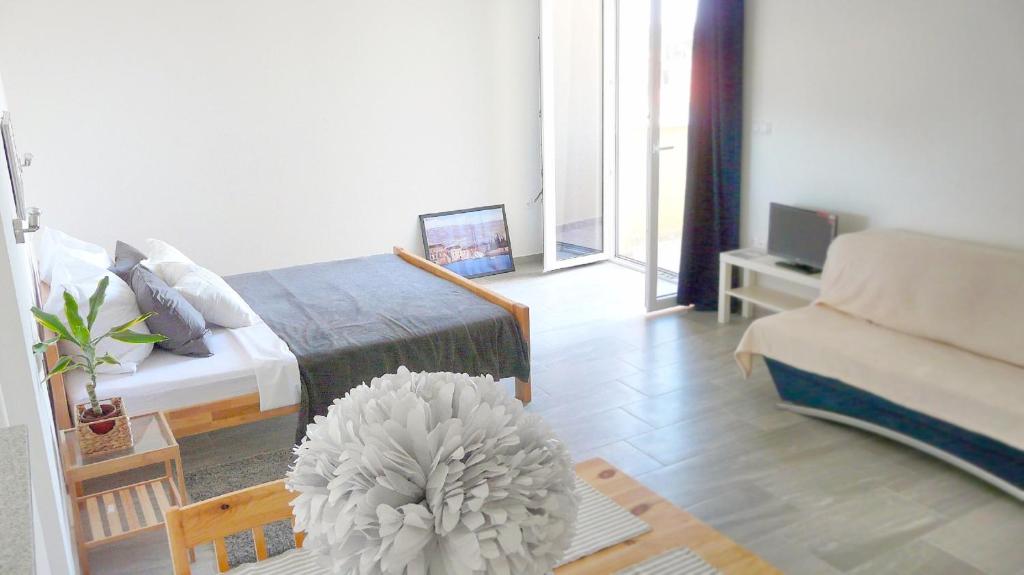 Apartments Palatium - King Studio With Sofa Bed
