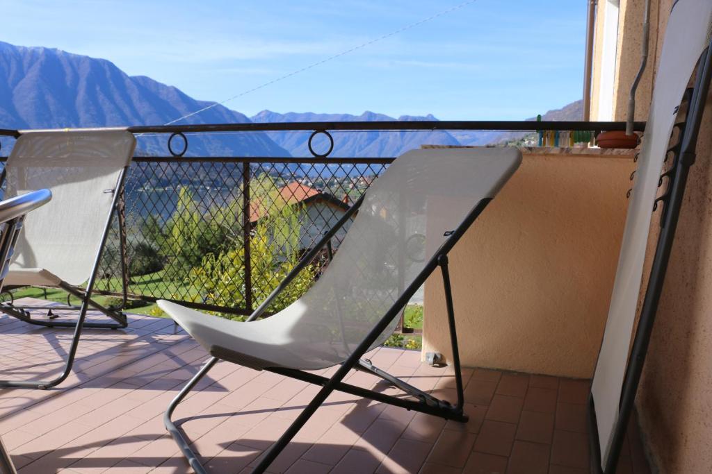 A general mountain view or a mountain view taken from the holiday home