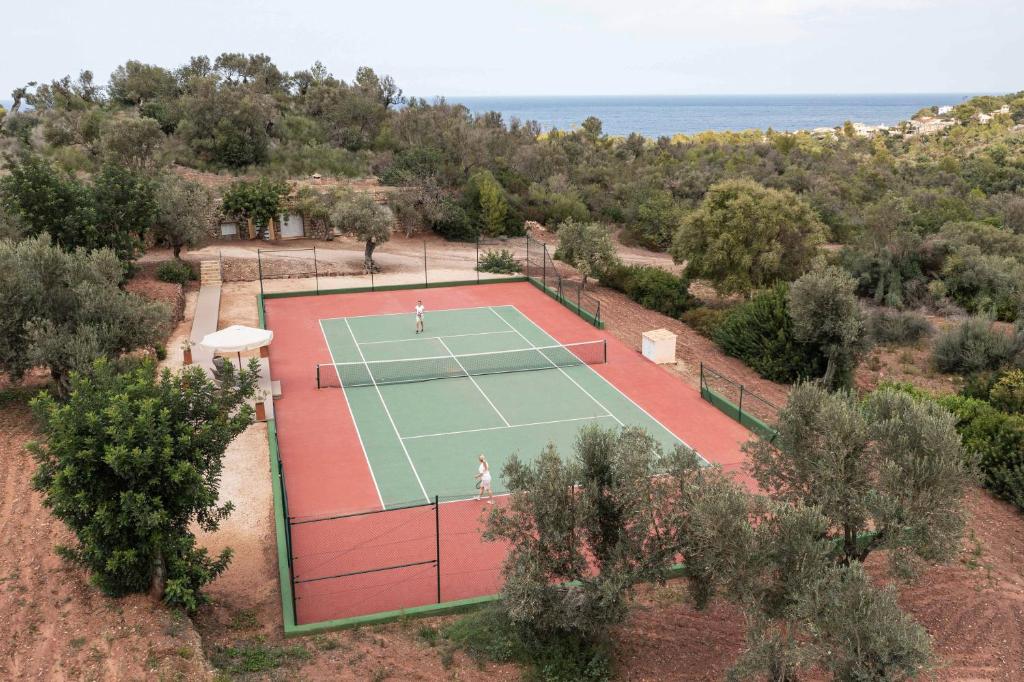 Tenis a/nebo squash v ubytování Son Bunyola Resort and Villas nebo okolí