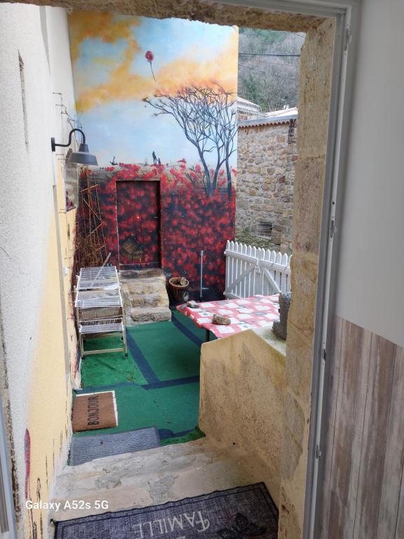 Posezení v ubytování AUBENAS, VALS LES BAINS, LABEGUDE, Maison de vacances Bensylv' entière privatif de 130 M2 4 lits 3 chambres pour 4 adultes et 2 enfants