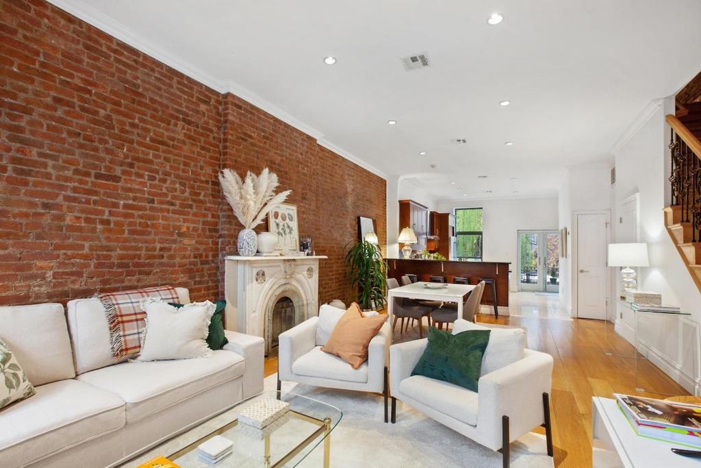 Ruang duduk di Luxury Oasis in Manhattan