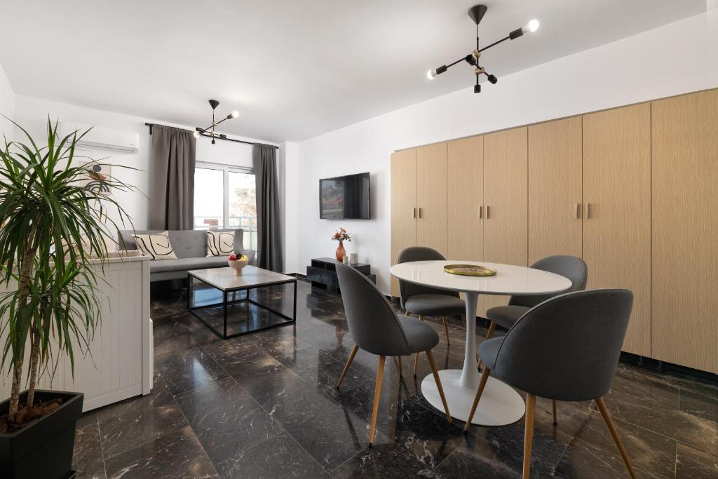 Elli City Apartment