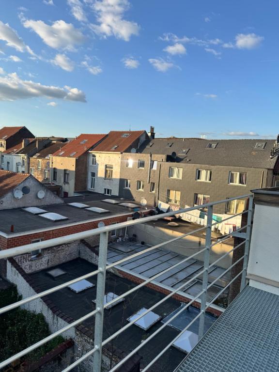 ブリュッセルにあるLoft Luna Brussels Midiの建設中の建物の屋根からの眺め