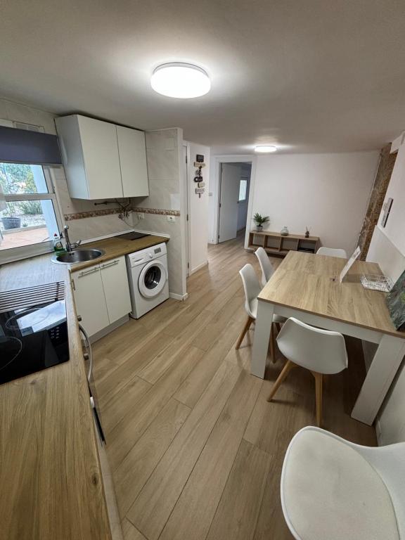 Kuchyň nebo kuchyňský kout v ubytování Apartamento Playa Vigo