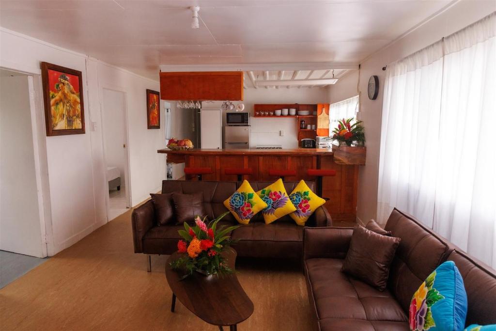 Posezení v ubytování Atiu Guest House - Are Manuiri