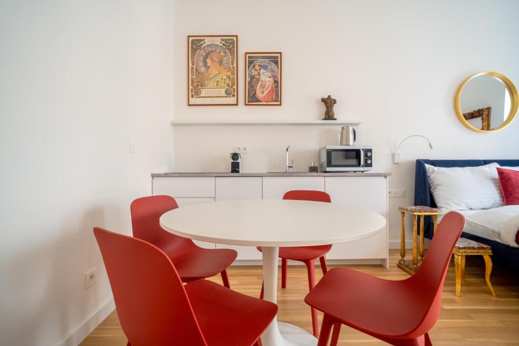 Kuchyň nebo kuchyňský kout v ubytování J3 Prague Apartments