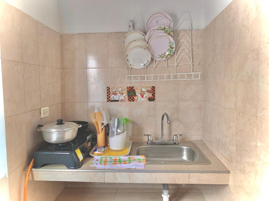 Η κουζίνα ή μικρή κουζίνα στο Hostal La FLora