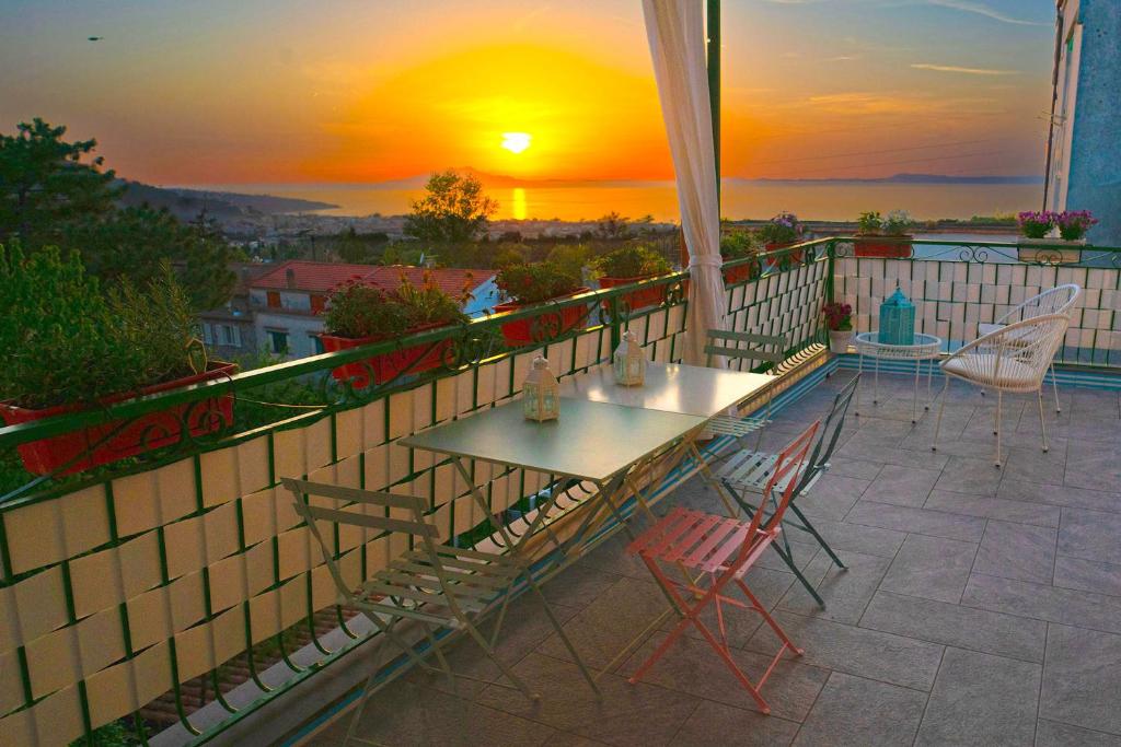 Μπαλκόνι ή βεράντα στο Maresca's Rooftop Sea View Sorrento