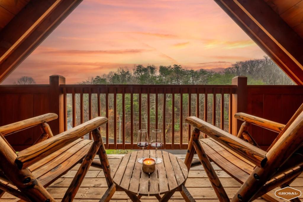 Balkón nebo terasa v ubytování Couples Refuge by Ghosal Luxury Lodging