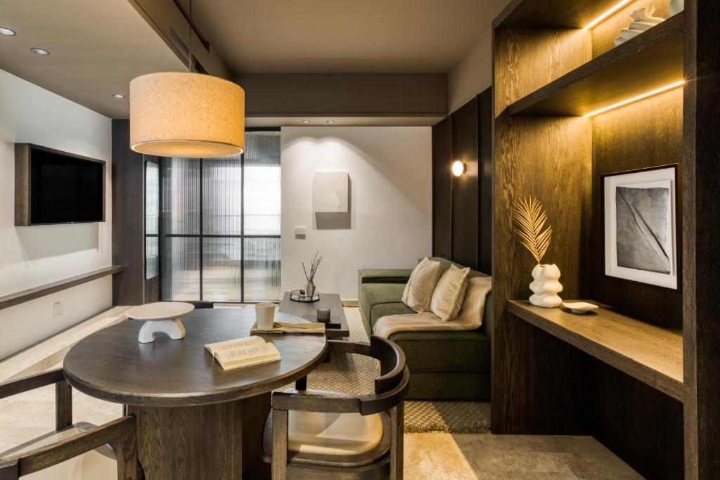 Collections by ULIV Palacio - Apartment With Balcony