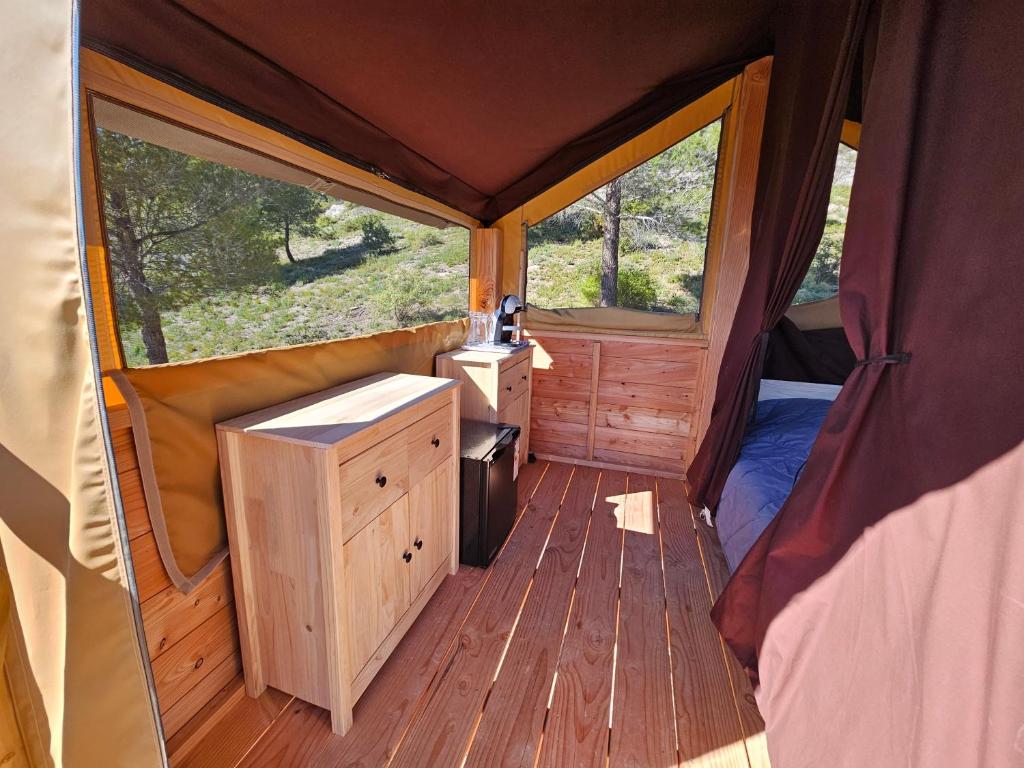 Zdjęcie z galerii obiektu Camping le Cézanne Montagne Sainte-Victoire w mieście Puyloubier