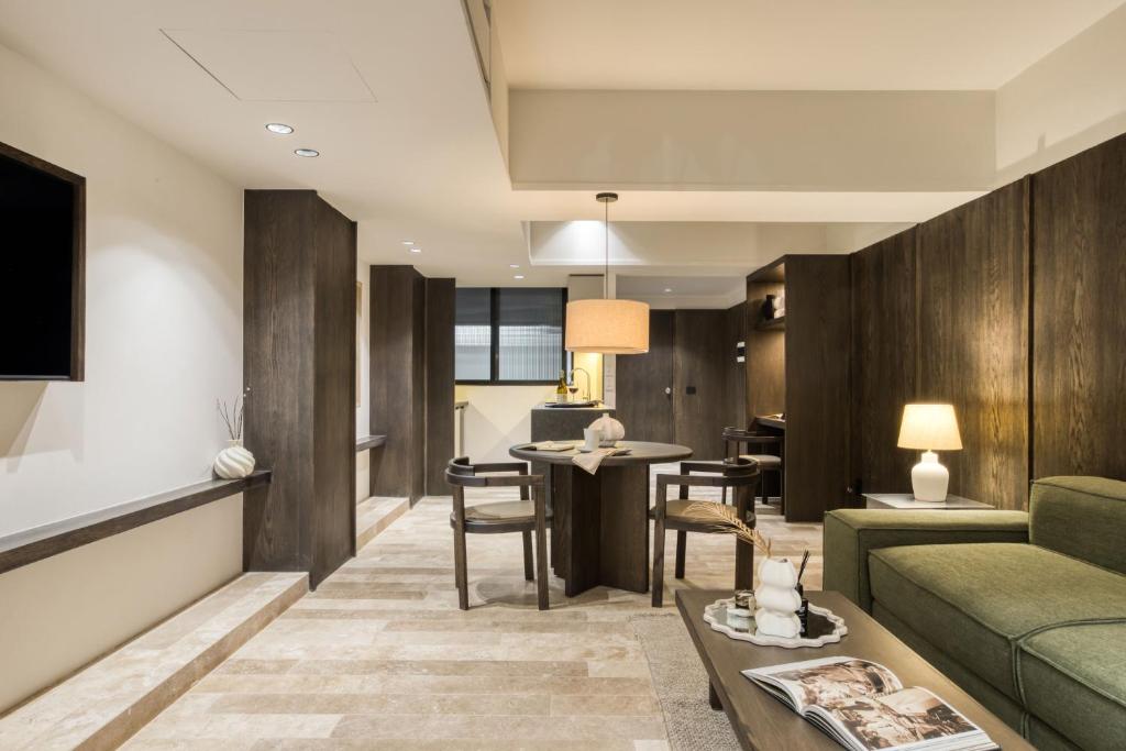 Collections by ULIV Palacio - Deluxe Apartment