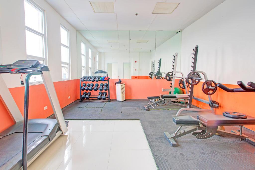 Fitness centrum a/nebo fitness zařízení v ubytování Collection O Metro Manila near University Belt formerly 1318 Residences