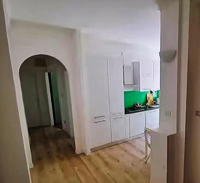 Apartment 21