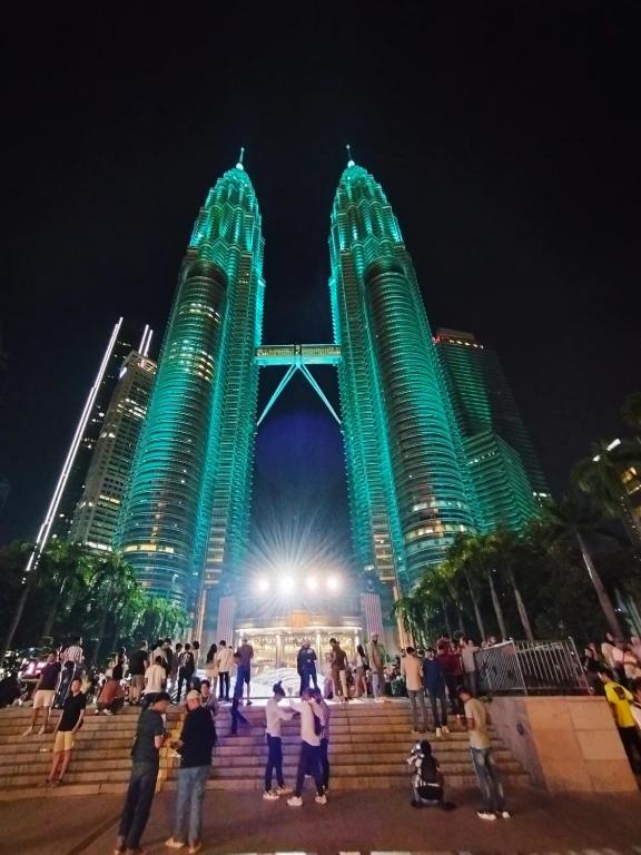 Sky Suites KLCC Apartment by Premium Family Room Stay photo