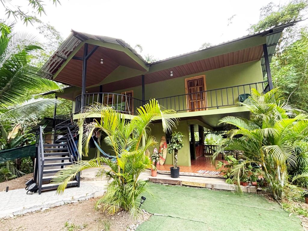 Zahrada ubytování Monkey House & Camping